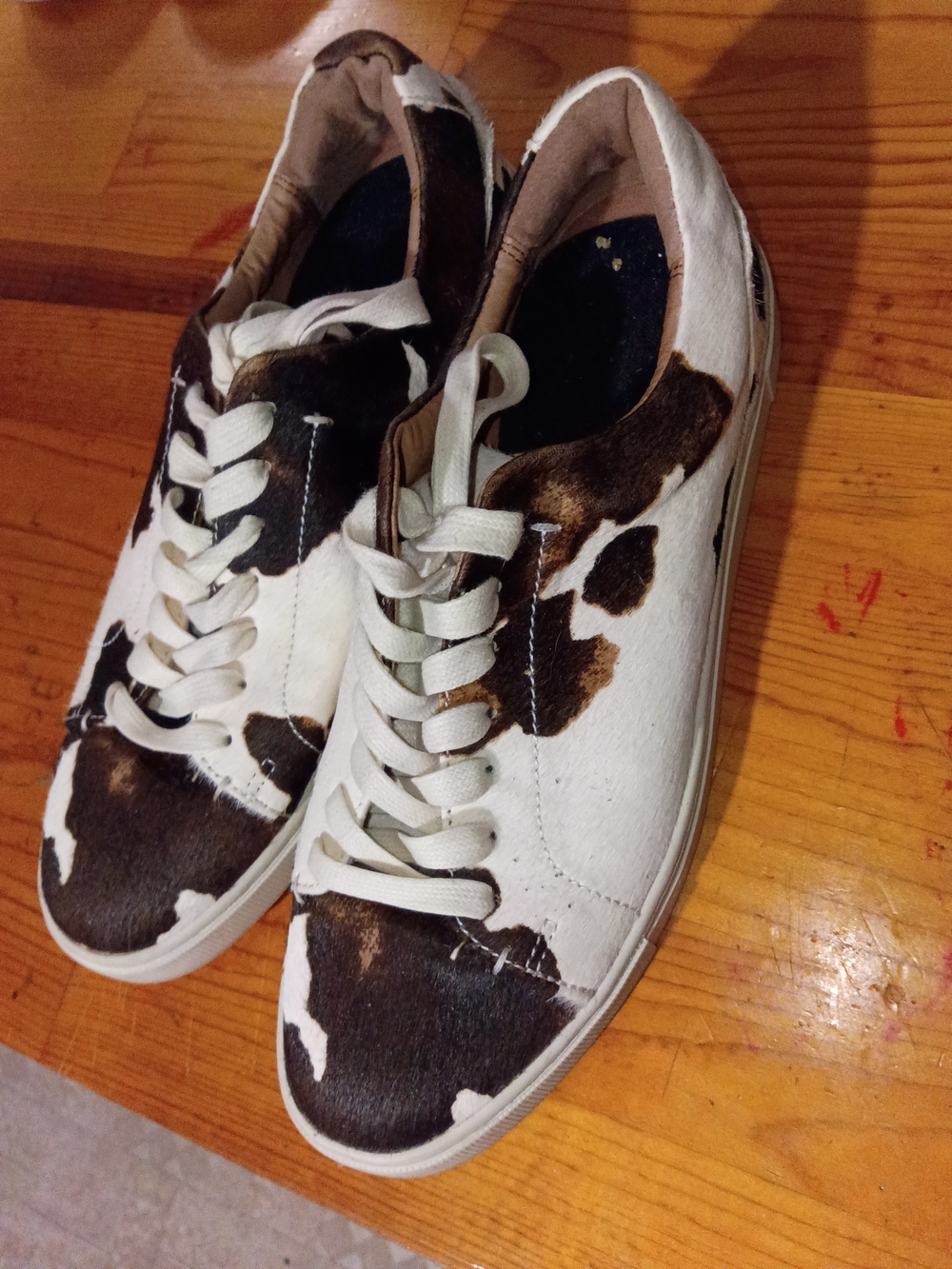 Men's Cow-Print Casual Lace-Up Sneakers - White & Brown